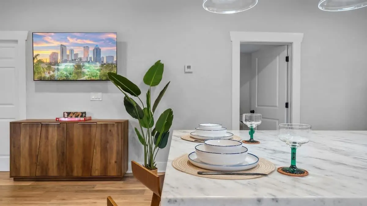 別荘 タンパ Mid-Century Modern Retreat By Coffee, Food + Shopsヴィラ 米国
