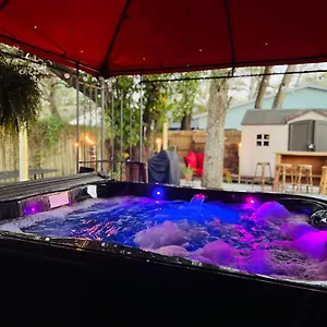 Tropical Casita In Near Airport And Raymond Stadium Apartment